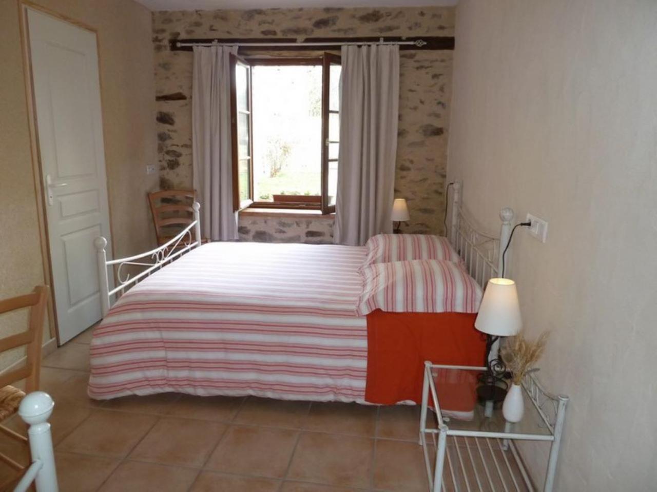 Bed and Breakfast Le Moulin De Drapras Chemille-en-Anjou Esterno foto
