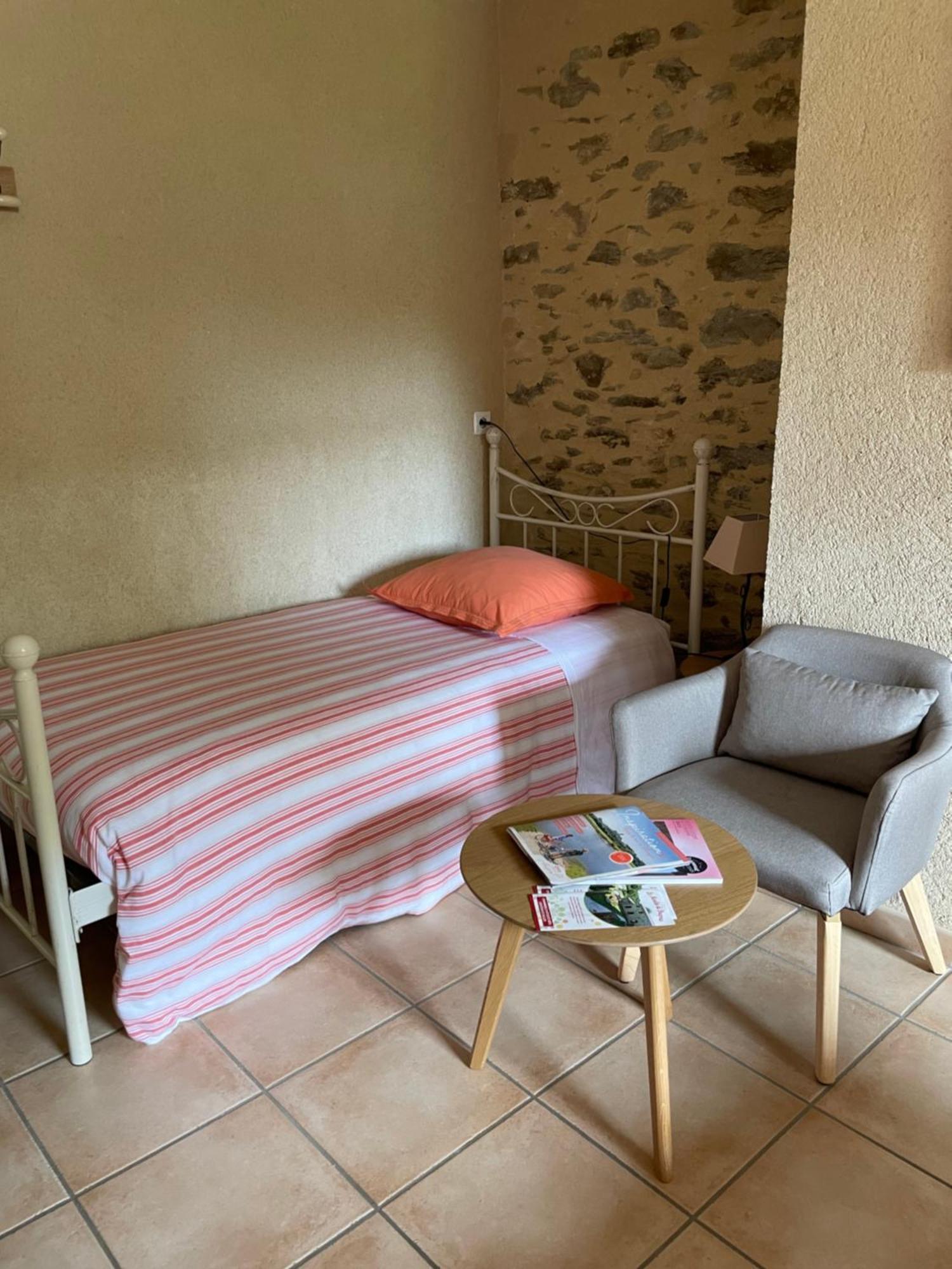 Bed and Breakfast Le Moulin De Drapras Chemille-en-Anjou Esterno foto