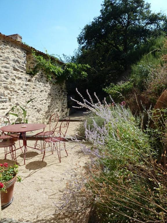 Bed and Breakfast Le Moulin De Drapras Chemille-en-Anjou Esterno foto